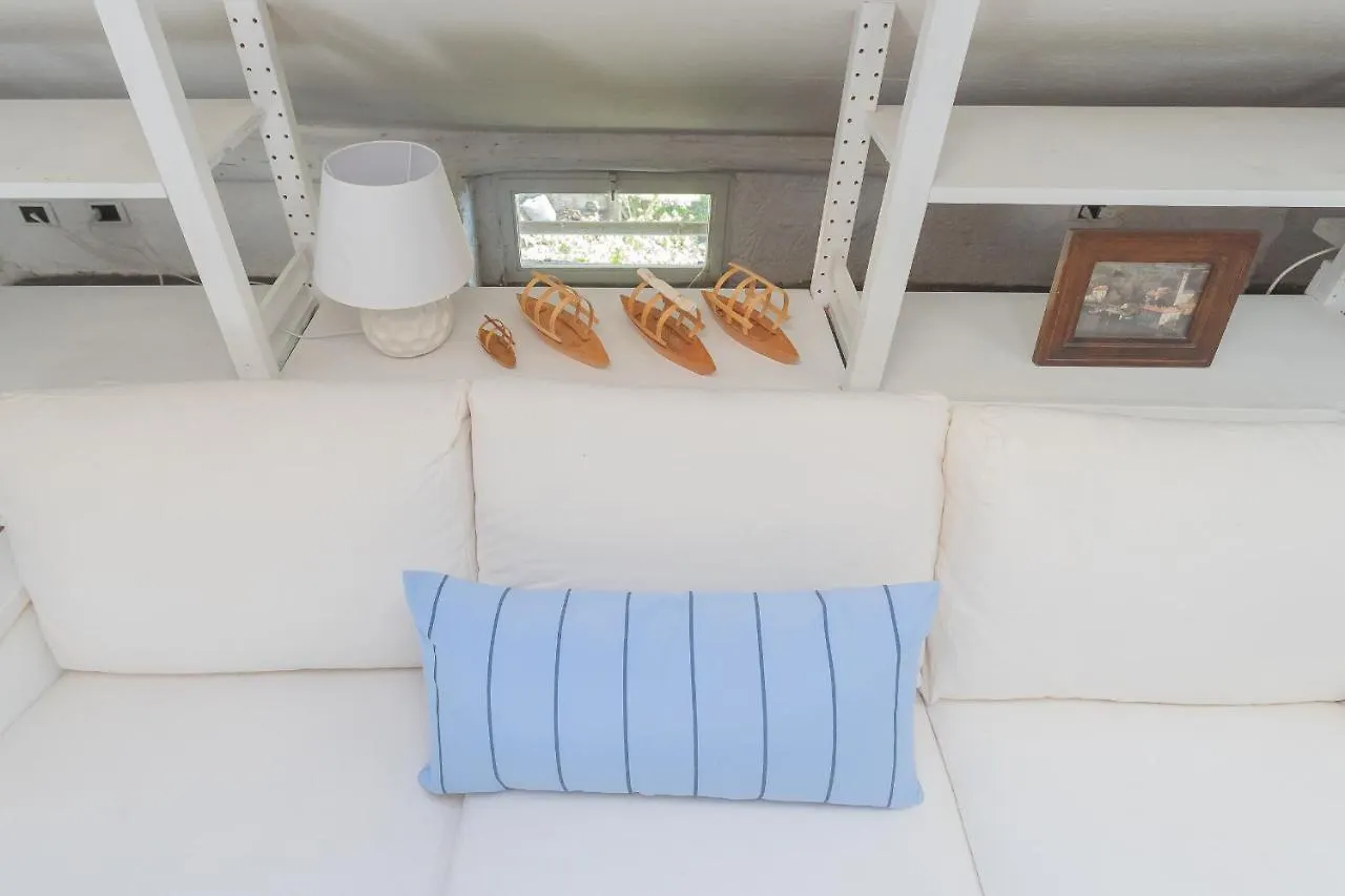 Deriva Apartment On Careno'S Beach By Rent All Como نيسّو إيطاليا