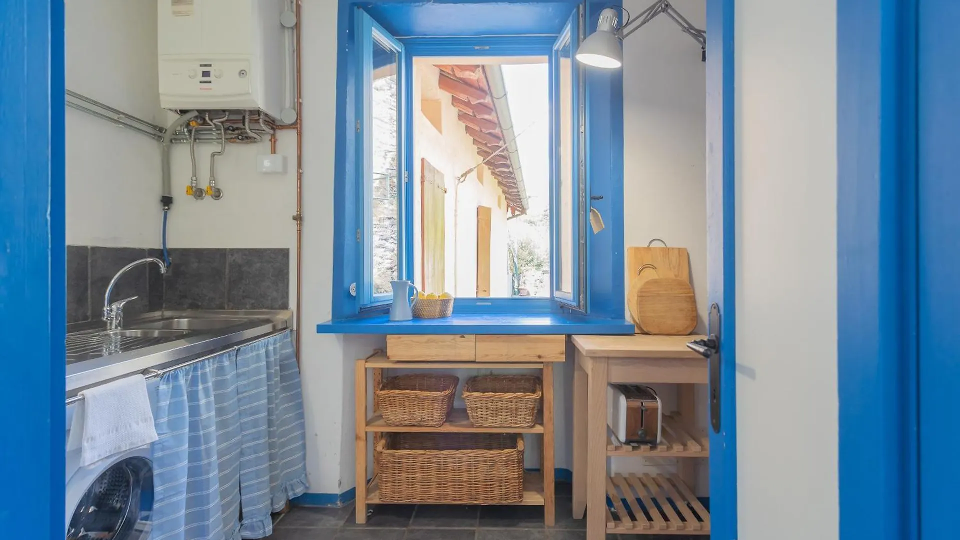 Deriva Apartment On Careno'S Beach By Rent All Como Nesso