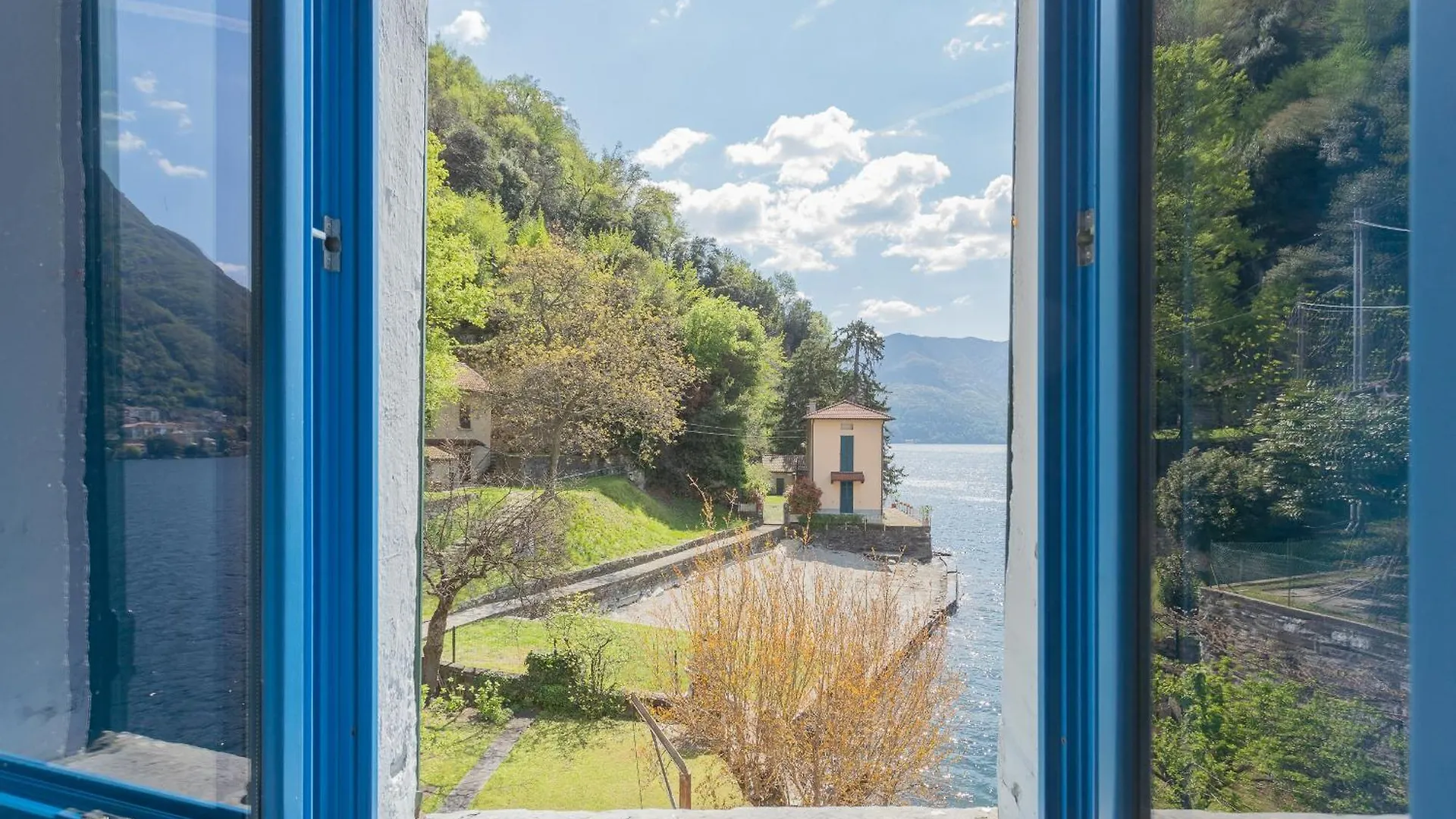 Deriva Apartment On Careno'S Beach By Rent All Como Nesso